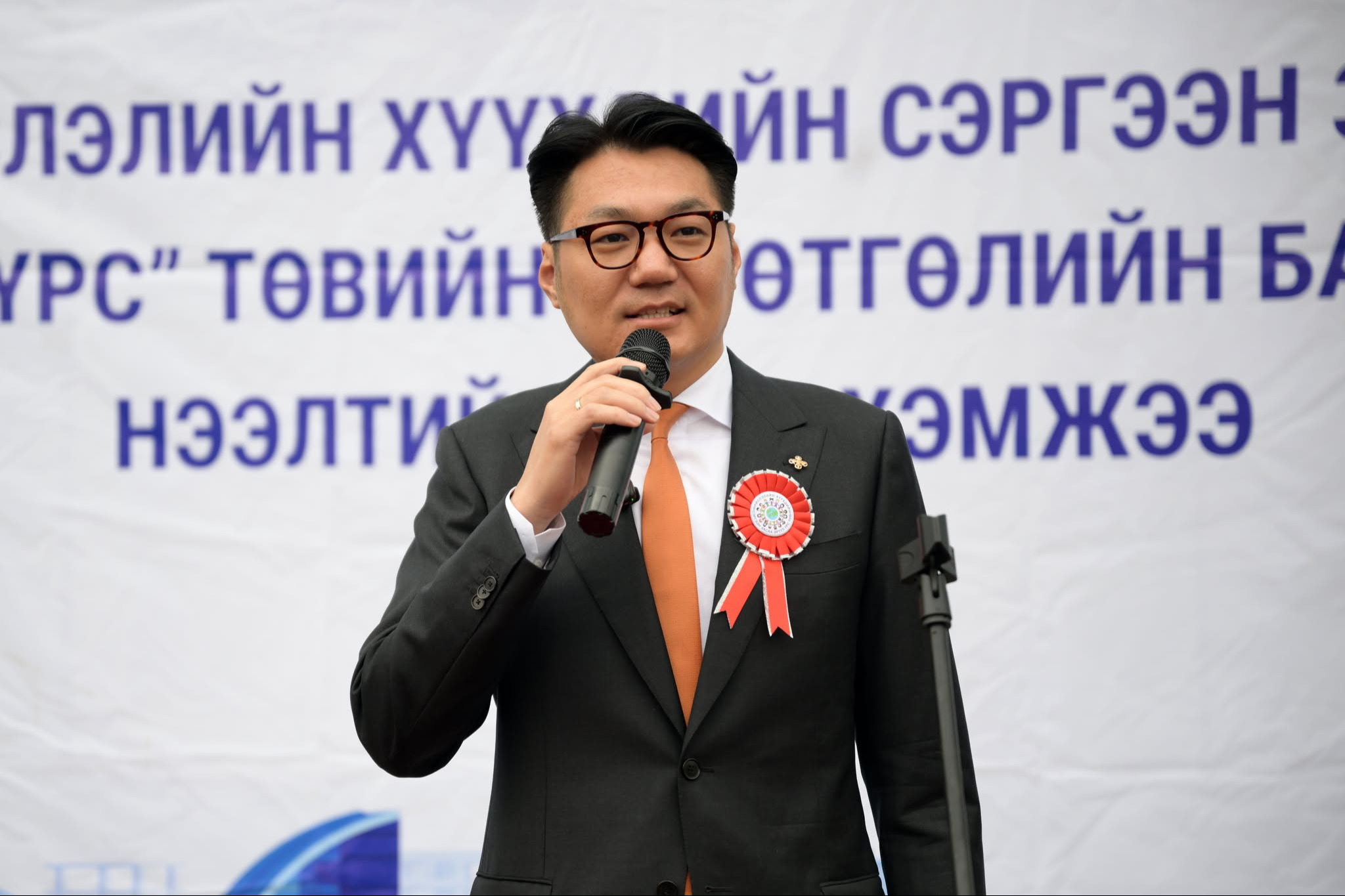 Нийслэл жилд 3500 хүүхдэд үйлчлэх иж бүрэн тоног төхөөрөмжтэй сэргээн засах төвтэй боллоо
